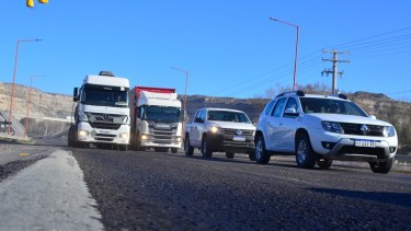 La legislatura de Río Negro pidió a Vialidad Nacional la reparación de luminarias en la Ruta 22. (Fotos Néstor Salas)