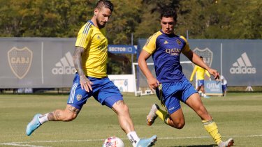 Darío Benedetto formó parte de la práctica de fútbol que el equipo de Battaglia realizó hoy en el predio de Ezeiza. Foto: prensa Boca 
