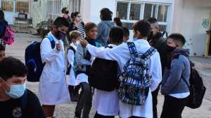 El Gobierno buscará agregar una hora de clase por día en las escuelas primarias