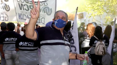 Juan Carlos Scalesi, el año pasado, en la protesta y acampe frente a Casa de Gobierno. Foto: Marcelo Ochoa/Archivo