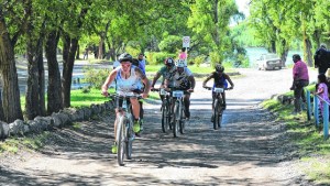 Con el Triatlón de la Vendimia comienza el programa de festejos en Regina