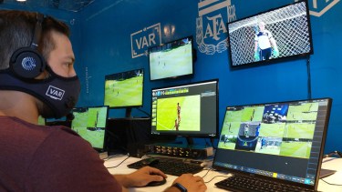 El VAR se viene probando en los partidos de la Copa de la Liga pero recién en la fecha 9 que comienza mañana se utilizará oficialmente. 