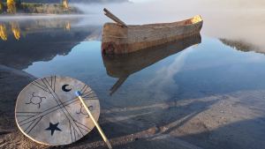 Un wampo volvió a navegar el Correntoso, como hace cientos de años