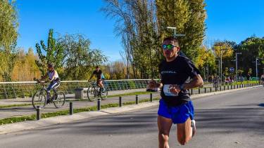 El joven atleta encara una iniciativa solidaria a beneficio de la entidad roquense. 