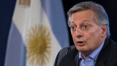 El exministro de Energía, Juan José Aranguren, enfatizó que el gobierno demoró 26 meses la licitación de la obra del gasoducto, disparando los valores de importaciones de energía.