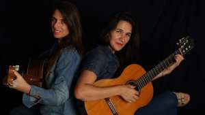 «Mujeres guitarristas» se presentan en concierto en el Teatro de La Estación de Roca