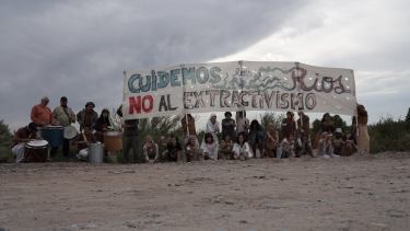 La última intervención fue el mes pasado por el Día del Agua sobre el puente de Paso Córdoba. Foto gentileza