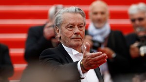 Alain Delon pidió a la familia terminar con su vida a través de un suicidio asistido