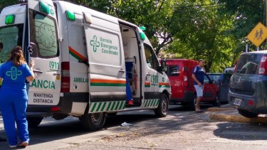 Los servicios de emergencia debieron asistir al accidentado. 