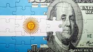 Dolarización: un modelo utópico e inviable en la práctica