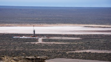 Casi un tercio de las áreas de Vaca Muerta no pueden acelerar su producción por la falta de capacidad de transporte.