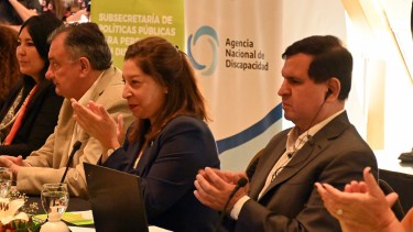La gobernadora Arabela carreras resaltó la importancia del proyecto de desarrollo de Hidrógeno Verde en la provincia y espera su aprobación en la Legislatura. Foto: Chino Leiva
