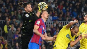 Barcelona completa una semana para el olvido al caer en casa ante el Cádiz por primera vez en la historia