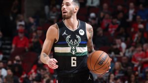 Luca Vildoza hizo historia en la NBA y debutó en playoffs