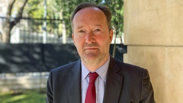 El embajador de Bélgica en la Argentina, Karl Dhaene, fue asaltado a mano armada.  