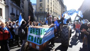 El gobierno dijo que el tractorazo en Plaza de Mayo fue una movilización política