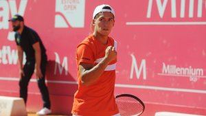 Báez mostró su mejor tenis en el tercer set y llegó a la final en Estoril