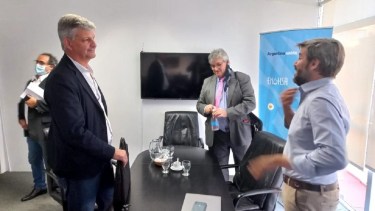 El intendente de Chichinales realizó gestiones en el ENOHSA por obras de cloacas.