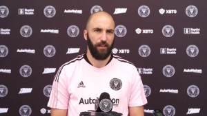 Gonzalo Higuaín desmintió a su padre: aclaró que no se retira