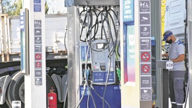 Las estaciones de servicio de la región monitorean de cerca y día a día el abastecimiento de gasoil. Foto: Florencia Salto