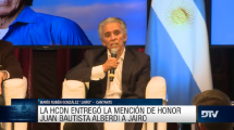 Imagen de Diputados: entregaron la «Mención de Honor Dr. Juan Bautista Alberdi» a Jairo
