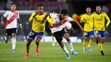 Si hoy terminara la fase inicial, habría superclásico en cuartos. 
