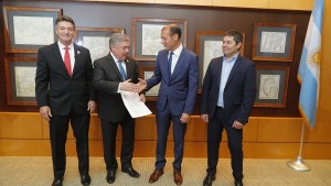 Firman concesión no convencional de El Trapial Este con la empresa Chevron