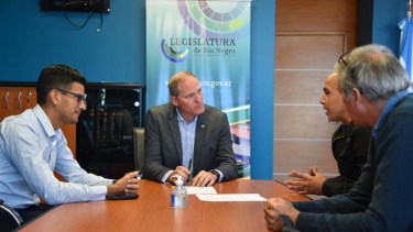 Río Negro: empleados legislativos acuerdan un 24% de aumento en cuotas