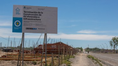 De las 258 viviendas previstas en las licitaciones a cargo del municipio sólo se pudo avanzar hasta ahora con 62. (Foto: Juan Thomes)