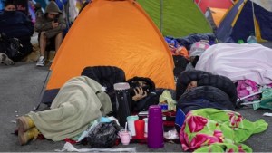 Con la advertencia de profundizar el conflicto, los piqueteros levantaron el acampe en la 9 de Julio