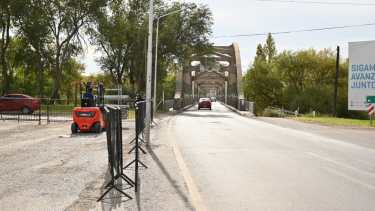 El festival del puente Neuquén - Cipolletti afectará el tránsito normal en la zona. (Florencia Salto).-