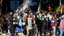 Imagen de Video: bloquean el centro de Neuquén con una marcha por planes sociales