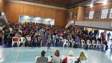 ATEN capital convocó a una jornada unificada para nivel medio en la EPET 8. (Foto gentileza).-