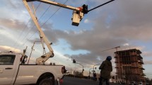 Imagen de Lo que dejó el viento y la nieve en Neuquén:  voladuras de techos y rutas intransitables