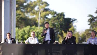Larroque y Zabaleta cruzaron palabras en un acto en Florencio Varela. Foto: Twitter @Kicillofok