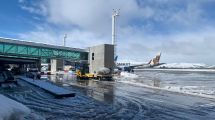 Imagen de Un avión bloqueó los aterrizajes en Bariloche por la acumulación de nieve