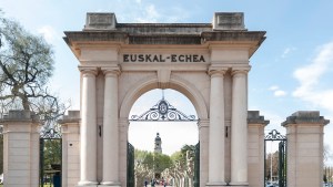 Un padre amenazó de muerte a un estudiante al que acusó de hacerle bullyng a su hija