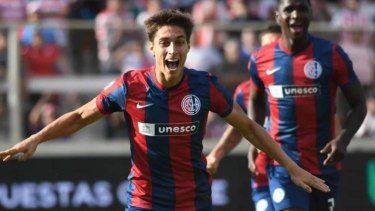Federico Gattoni fue el autor de los dos goles del Ciclón en Santa Fe.