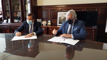 Gerez y su par bonaerense Conte Grand firmaron un convenio para la utilización del Sistema de Identificación Biométrica (IBIO). (Gentileza)