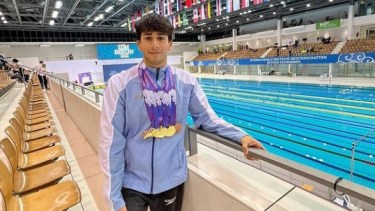 Basiloff y sus medallas en la competencia de natación paralímpica en Berlín. 
