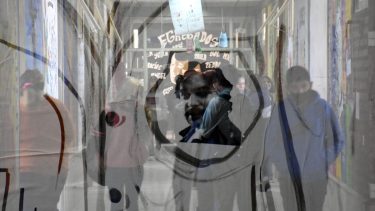 Trabajaba en el CPEM N°69 del barrio Cuenca XV que lleva su nombre. Fue profesor de química, física y matemática. Foto Matías Subat.