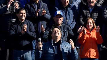 El intendente de Neuquén se mostró eufórico en un discurso que duró menos de 5 minutos. Foto: Matías Subat.