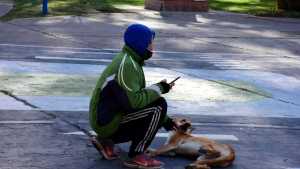 Invitan a un abrazo simbólico en Roca para pedir por un programa de contención para animales