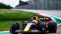 Imagen de Verstappen frenó a los Ferrari en Ímola y logró su primera pole del año en la Fórmula 1