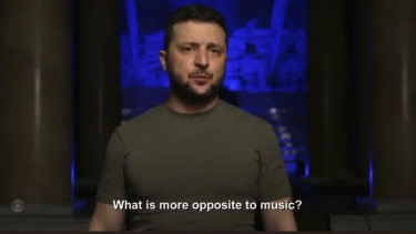 Presidente de Ucrania mandó un mensaje al mundo en los Grammys 2022 Foto: Captura de Panatalla @CBS