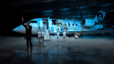 ¿Lo viste? Presentaron el avión «Tango D10S» en homenaje a Diego Maradona