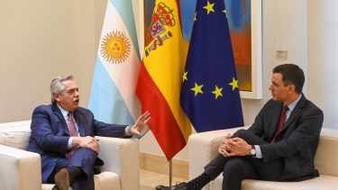 El presidente argentino durante su entrevista con Pedro Sánchez. 