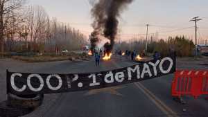 Volvieron a cortar Ruta 22 y 65 en Roca y se complica el tránsito en el Alto Valle