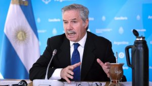Felipe Solá criticó a Cafiero por una opinión sobre Venezuela