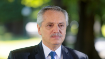 Imagen de Fernández no viajará a la Antártida para el 25 de Mayo e irá al tedeum